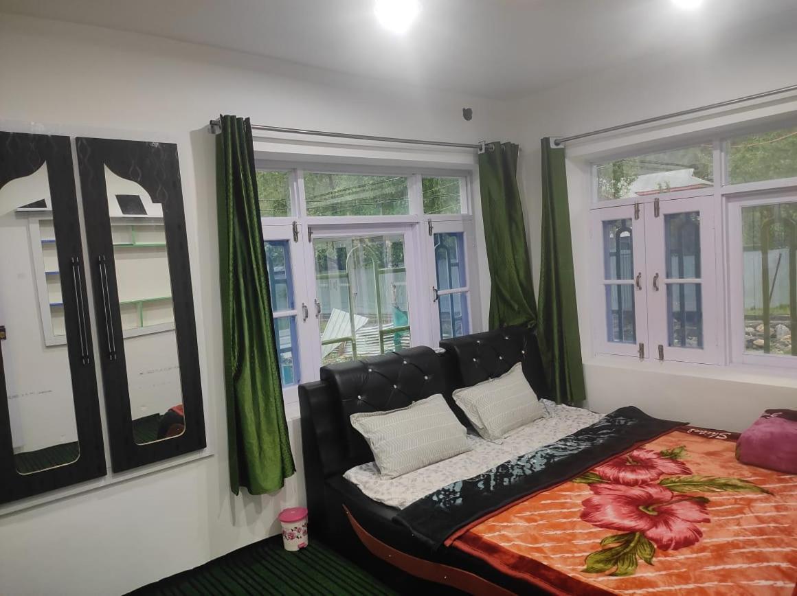 New Delight Hotel Kanzalwan Ngoại thất bức ảnh
